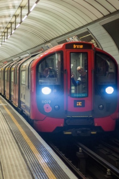 Tube Tracks and Thrills (Catwoman vol.1)